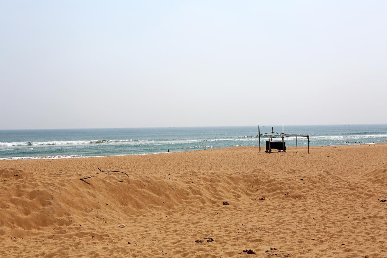Hotel On Call Puri Laxmi Beach Resort Exterior foto